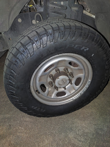 Tire Shop «Discount Tire Store», reviews and photos, 8219 Research Blvd, Austin, TX 78758, USA