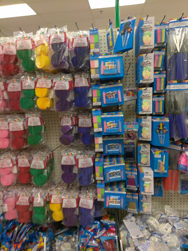 Dollar Store «Dollar Tree», reviews and photos, 4005 Manzanita Ave #32, Carmichael, CA 95608, USA