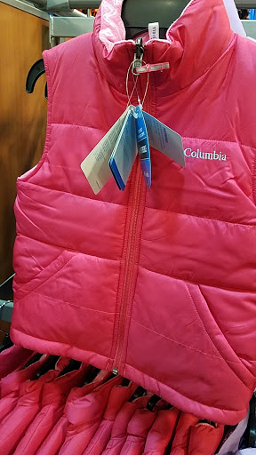 Sportswear Store «Columbia Sportswear Outlet Store at Lighthouse Place Premium Outlets», reviews and photos, 1710 Lighthouse Pl, Michigan City, IN 46360, USA