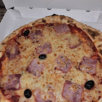 Pepperoni du Pizzas à emporter Sunny Pizzas à Soucieu-en-Jarrest - n°7