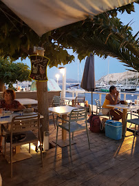 Atmosphère du Restaurant méditerranéen La Grillade à Marseille - n°17
