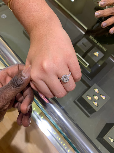 Jewelry Store «Robbins Brothers», reviews and photos, 14080 Dallas Pkwy, Dallas, TX 75240, USA