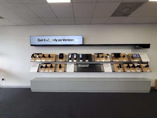 Cell Phone Store «Verizon», reviews and photos, 26 Northfield Ctr, Whiteville, NC 28472, USA