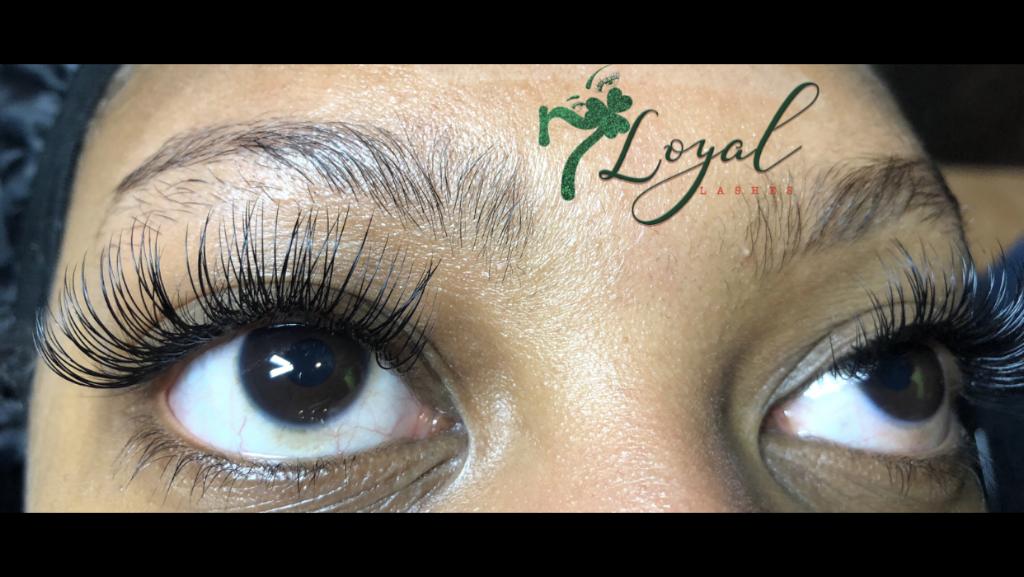 7 Loyal Lashes 20744