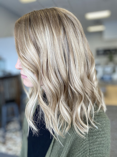 Hair Salon «The Urban Revival Boutique, Style Bar & Salon», reviews and photos, 2903 N Patterson St, Valdosta, GA 31602, USA