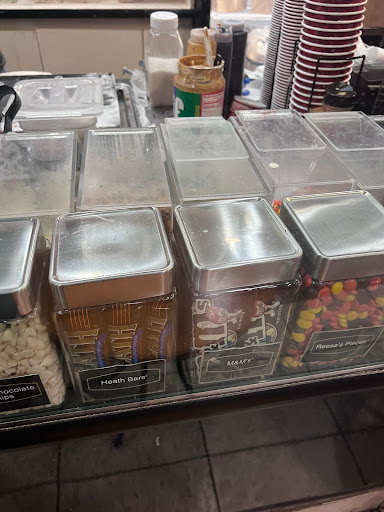 Ice Cream Shop «Cold Stone Creamery», reviews and photos, 2449 Prince William Pkwy, Woodbridge, VA 22192, USA