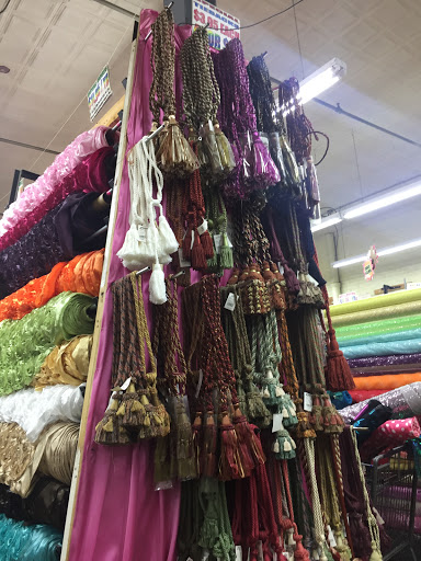 Fabric Store «Textile Discount Outlet», reviews and photos, 2121 W 21st St, Chicago, IL 60608, USA