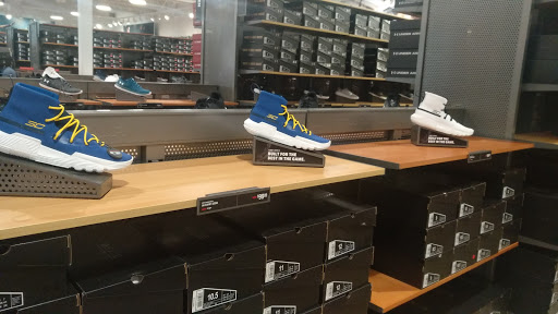 Clothing Store «Under Armour Factory House», reviews and photos, 400 South Wilson Road #500, Sunbury, OH 43074, USA