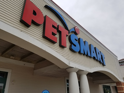 PetSmart, 351 N Frontage Rd, New London, CT 06320, USA, 
