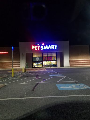 Pet Supply Store «PetSmart», reviews and photos, 4210 N 5th Street Hwy, Temple, PA 19560, USA
