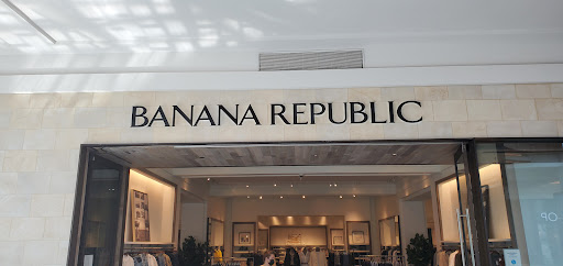 Banana Republic image 1