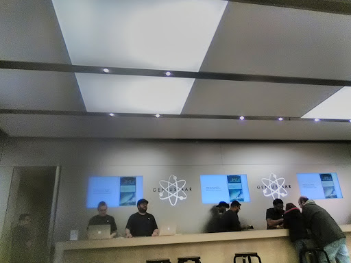 Computer Store «Apple Cherry Hill», reviews and photos, 2000 NJ-38, Cherry Hill, NJ 08002, USA