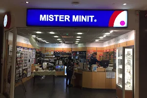 Mister Minit Saint Quentin En Yvelines Carrefour image