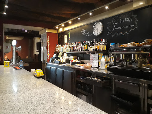 Bar el Centre d'Olost en Olost