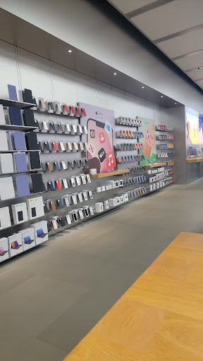 Computer Store «Apple Stonestown», reviews and photos, 3251 20th Ave, San Francisco, CA 94132, USA