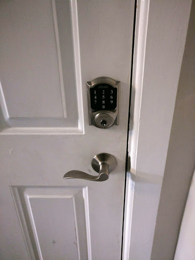 Locksmith «R.O.N Locksmith», reviews and photos, 644 W Addison St, Chicago, IL 60613, USA