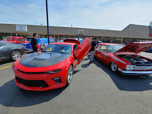 Shopping Mall «Indian Hills Shopping Center», reviews and photos, 2407 W 13th St N, Wichita, KS 67203, USA