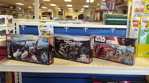 Shopping Mall «Harvard Row Mall», reviews and photos, 21762 W Eleven Mile Rd, Southfield, MI 48076, USA