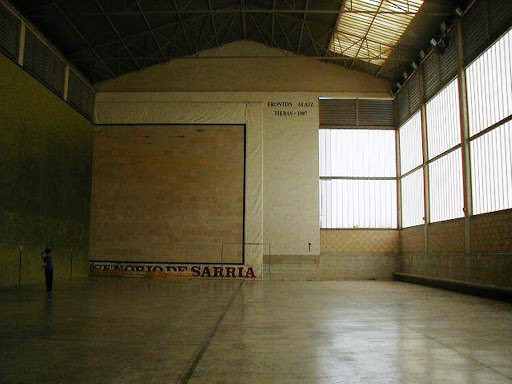 Frontón en Tiebas, Navarra