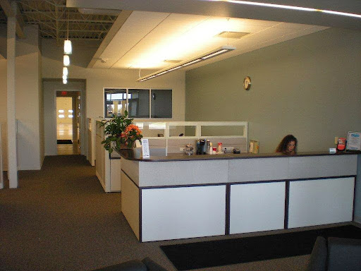 Auto Body Shop «Mayfield Collision Center of Bedford Heights», reviews and photos, 26001 Aurora Rd, Bedford Heights, OH 44146, USA