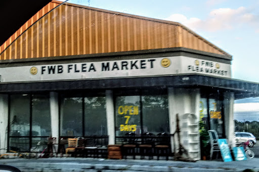 Flea Market «Fort Walton Beach Flea Market», reviews and photos, 125 Eglin Pkwy SE, Fort Walton Beach, FL 32548, USA