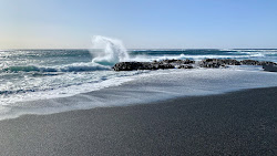 Fotografie cu Playa de Janubio cu o linie de coastă spațioasă
