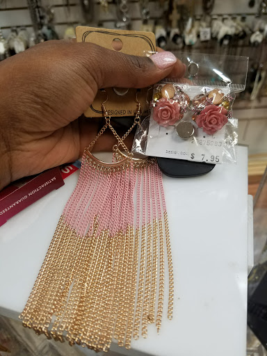 Cosmetics Store «Jolla Bella Beauty Supply», reviews and photos, 5939 Scott St, Houston, TX 77021, USA