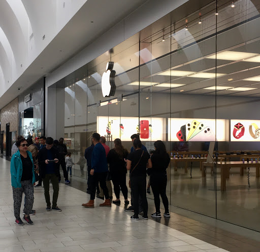 Computer Store «Apple Los Cerritos», reviews and photos, 242 Los Cerritos Center, Cerritos, CA 90703, USA