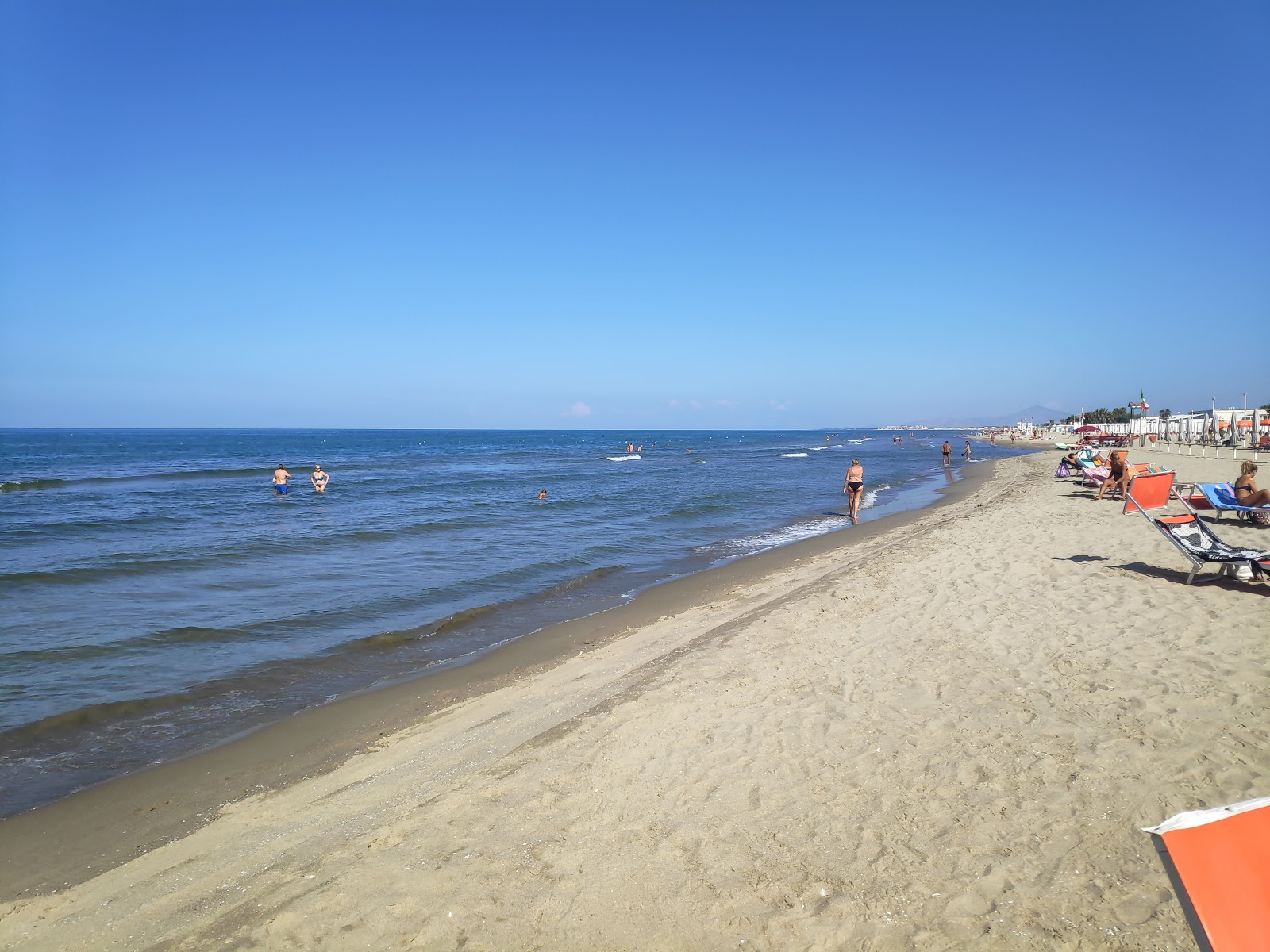 Foto di Spiaggia Kami (Lido di Licola) area del resort sulla spiaggia