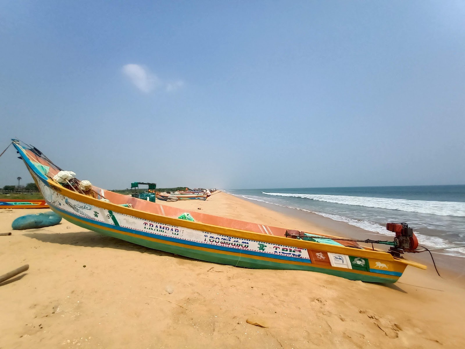 Foto di Ethamukkala Beach con una superficie del sabbia beige