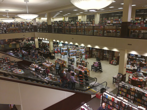 Book Store «Barnes & Noble», reviews and photos, 91 Old Country Rd, Carle Place, NY 11514, USA