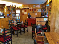 Atmosphère du Restaurant français Authentique à Chalmazel-Jeansagnière - n°3