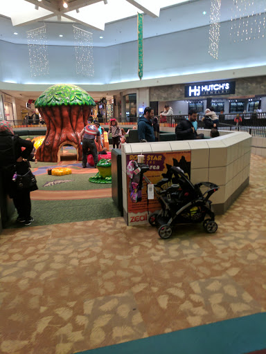 Shopping Mall «Westland Shopping Center», reviews and photos, 35000 Warren Rd, Westland, MI 48185, USA