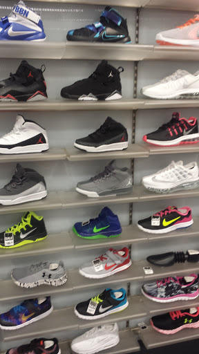 Shoe Store «Finish Line», reviews and photos, 13971 Town Center Blvd #300, Noblesville, IN 46060, USA