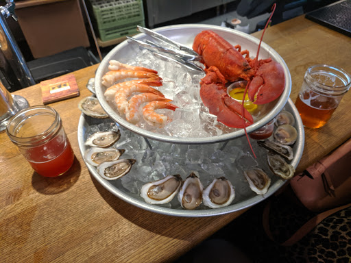 Oyster Bar Restaurant «Triton Craft Beer and Oyster Bar», reviews and photos, 308 Centre St, Beach Haven, NJ 08008, USA