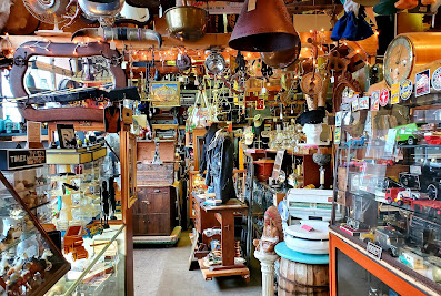 Route 10 Trader Antiques and Treasures