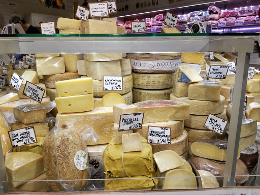 Shopping Mall «The Shops at North Bridge», reviews and photos, 520 N Michigan Ave, Chicago, IL 60611, USA