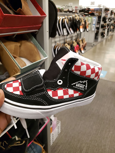 Department Store «Nordstrom Rack Downtown Portland», reviews and photos, 245 SW Morrison St, Portland, OR 97204, USA