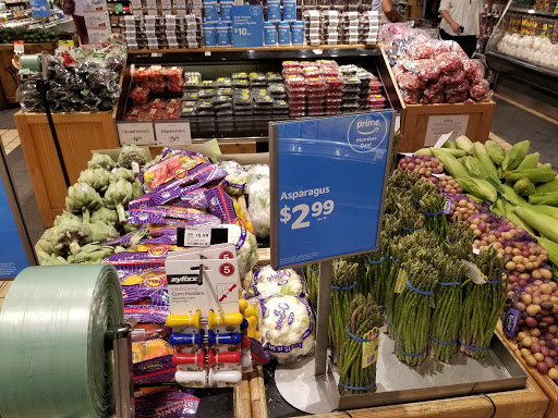 Grocery Store «Whole Foods Market», reviews and photos, 239 N Crescent Dr, Beverly Hills, CA 90210, USA