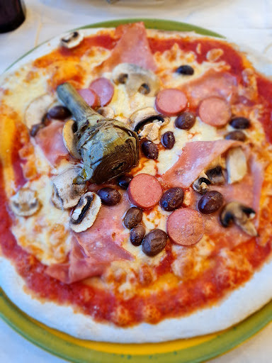 Mamma Enza Ristorante Enoteca Pizzeria Bar Tabacchi La Capannina del Pollino in Pietrasanta, Provincia di Lucca