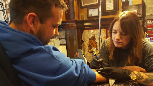 Tattoo Shop «The Mercy Seat», reviews and photos, 210 E 16th St, Kansas City, MO 64108, USA