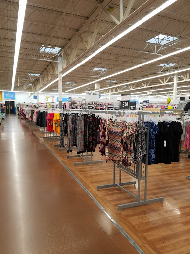 Department Store «Walmart Supercenter», reviews and photos, 415 34th St N, Dilworth, MN 56529, USA