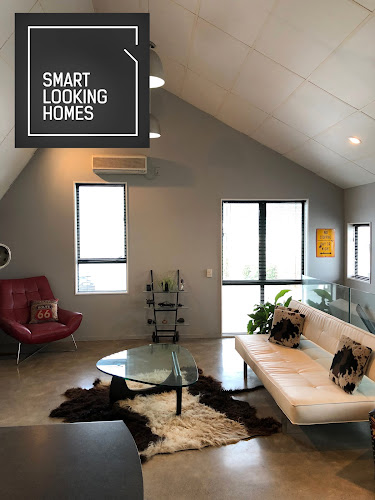 Reviews of Smart Looking Homes in Ashton - Interior designer