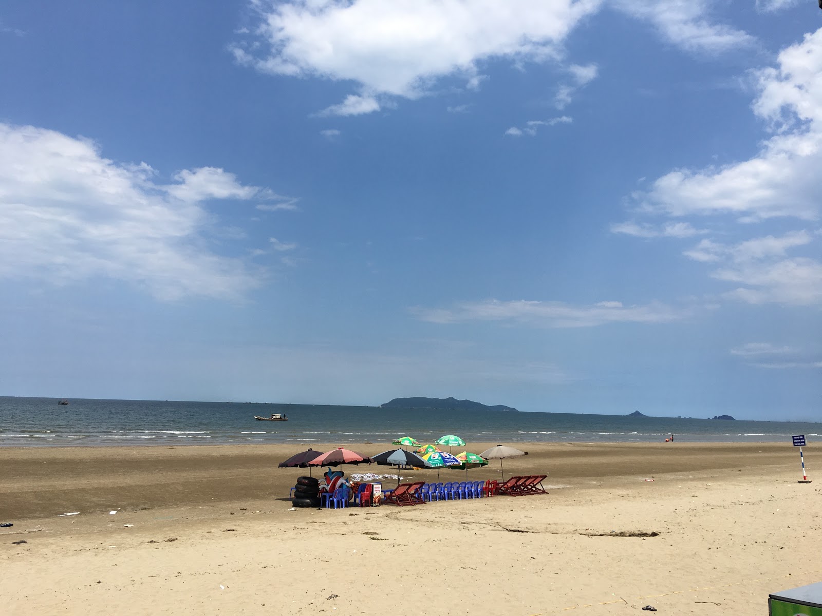 Photo of Hai Hoa Beach and the settlement