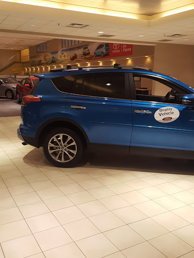 Toyota Dealer «Toyota of Naperville», reviews and photos, 1488 Ogden Ave, Naperville, IL 60540, USA
