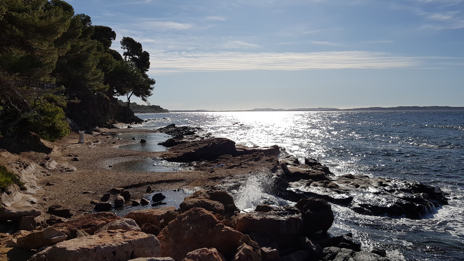 Plage Frederic Chopin'in fotoğrafı turkuaz saf su yüzey ile