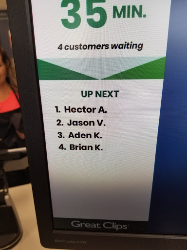 Hair Salon «Great Clips», reviews and photos, 114 W Veterans Pkwy, Yorkville, IL 60560, USA