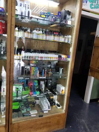 Tobacco Shop «Tobacco Leaf Smokeshop and Glass Gallery», reviews and photos, 2256 W Pensacola St, Tallahassee, FL 32304, USA