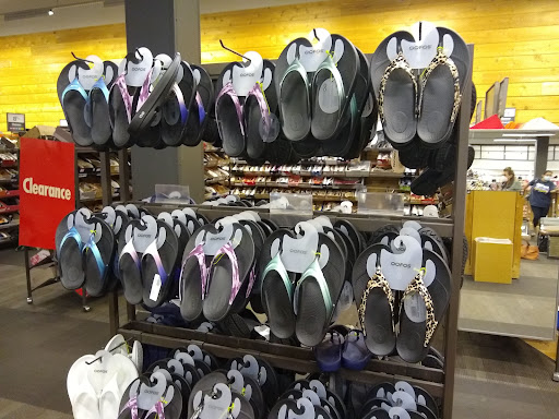 Shoe Store «DSW Designer Shoe Warehouse», reviews and photos, 113 Mill Plain Rd, Danbury, CT 06811, USA