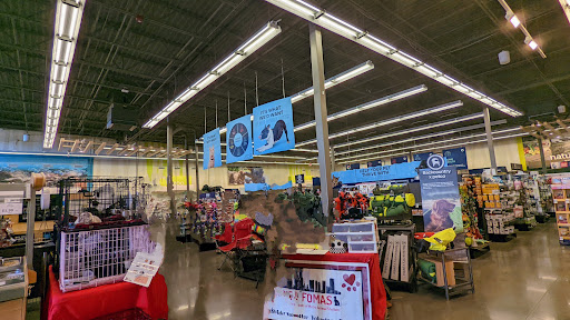 Pet Supply Store «Petco Animal Supplies», reviews and photos, 12444 NW 10th St #301, Yukon, OK 73099, USA